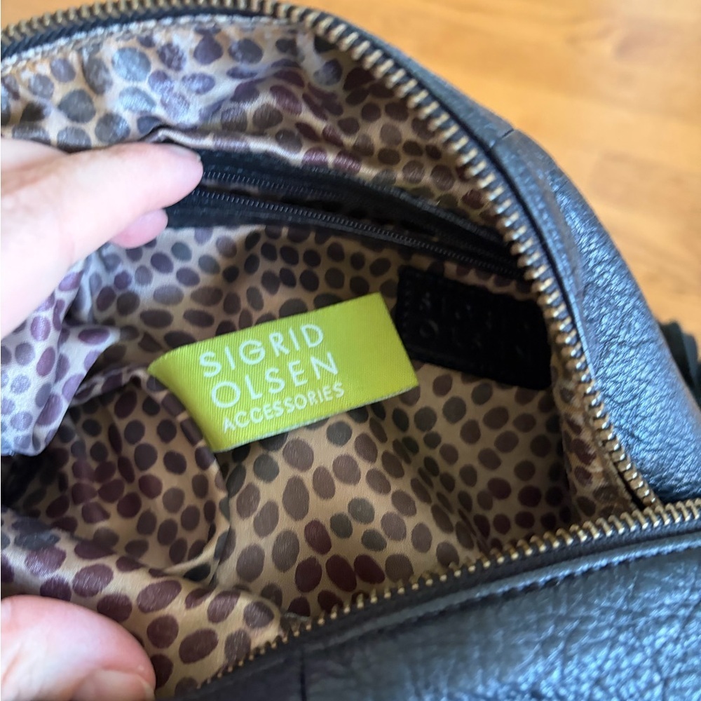 Elegant Brown and Black Leather Handbags - Picture 12 of 13